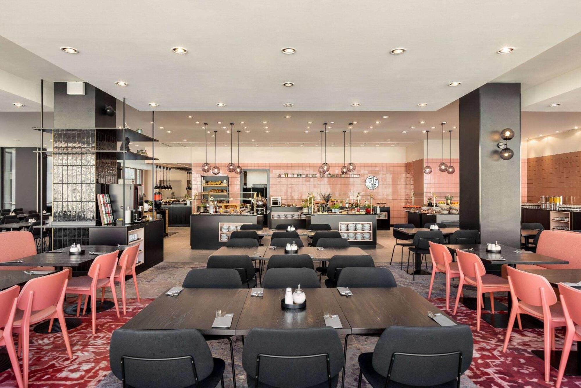 Vienna House By Wyndham Diplomat 4* פראג
